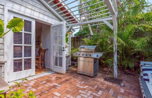 Tropical Estate w/ Guesthouse & Pool. Sleeps 8! - Foto 39