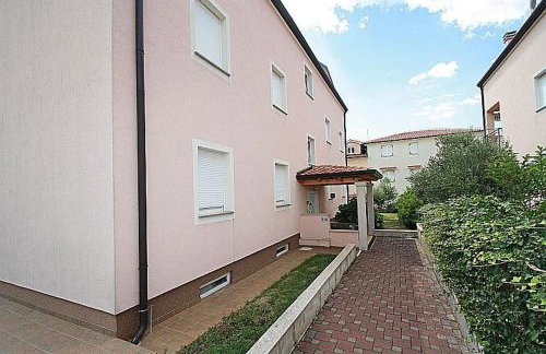 Apartment Bilic with balcony - Photo 23