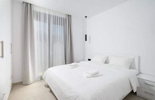 Petrus Luxury Villas in Old Hersonissos - 3 Bedrooms & 3 Bathrooms - Foto 40