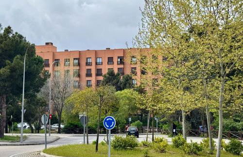 Airport Madrid Plenilunio Suites blue - Photo 5