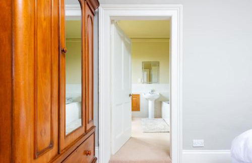 Manor Estate - Two Accommodation Wings - Sleeps 14 - Foto 59