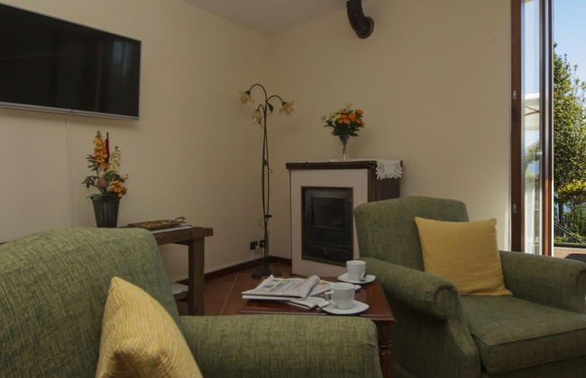 The Cottage on the Lake - Photo 46