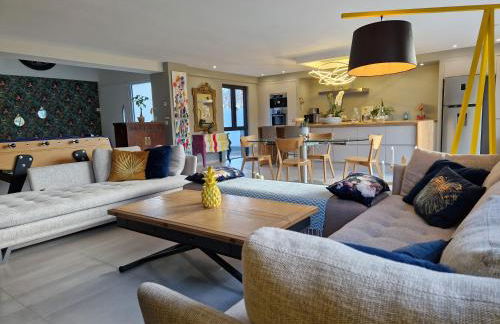 Villa Poppies Holiday Charme et Luxe 14 Pers SPA Privé Jardin Clos 300 m Plage du Débarquement à Pied Mer Familles Groupes EVG Baby-foot Ouistreham - Photo 2