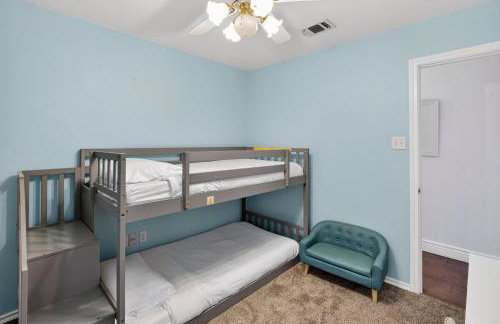 DFW Family Fun Retreat Game Room Pool Table Air Hockey Arcade Work Space Grill BBQ Firepit - Foto 56