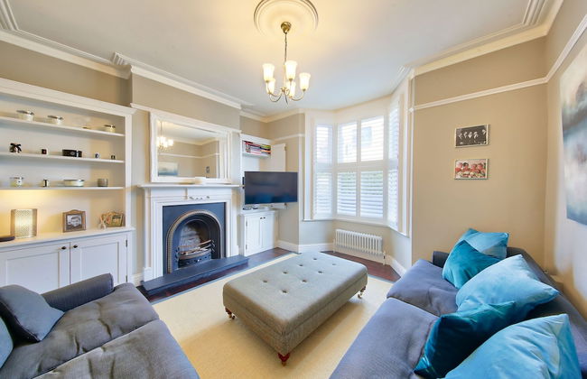 House - Sleeps 8 - Garden - Children's Play Area - Foto 16