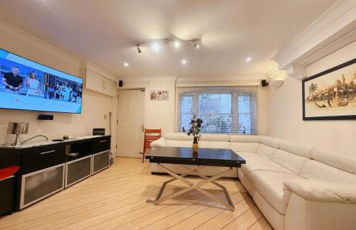 Elegant 4-Story Townhouse Near Victoria Station - Foto 9