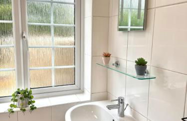 Rushden Home - Perfect for Contractors - Free Parking - Sleeps 5 - Garden - Netflix and HDR TV - Foto 13