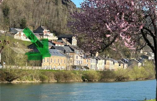Superbe appart rénové vue sur Meuse Le Chic dans le pré - Foto 19
