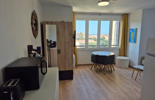 City center apartment with sea view - Foto 16