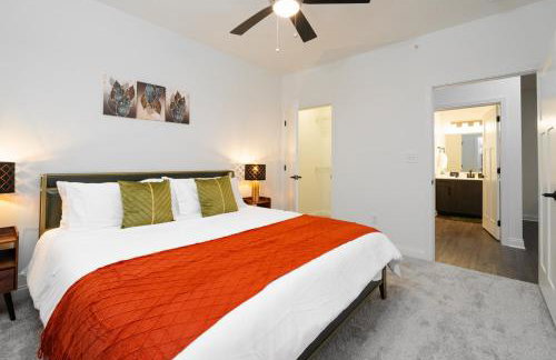 Sunrise Glow Spacious 2BR 2BA 2 King Beds Gym WFH - Foto 8