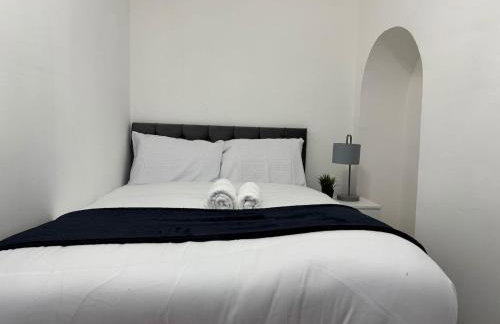 4 Beds House for Families & Contractors with Free Parking - Photo 9