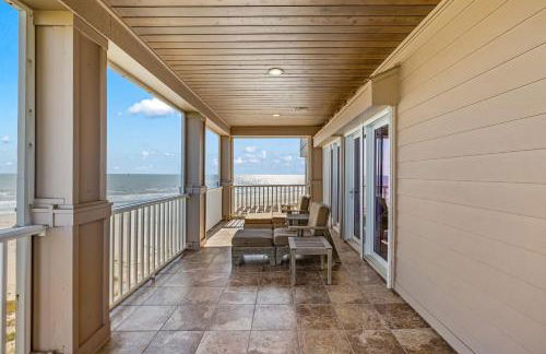 Oceanfront Galveston Beach House Steps to Sand! - Foto 31