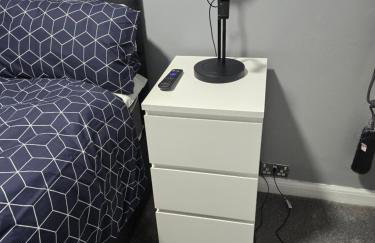 Manchester - House - Sleeps 6 - Parking - Garden - Foto 13