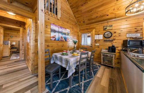 Serenity, A Rustic Log Cabin Retreat - Foto 13