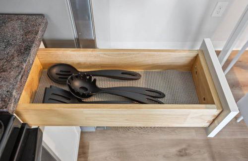 Classic 2BR Detroit's Sugar Hill - Foto 23