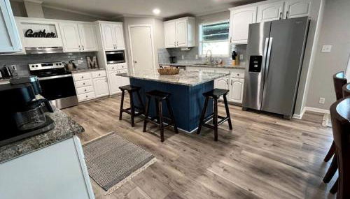 Spacious Vacation Rental with Stunning Lake Views from the Incredible Deck for an Amazing Getaway in Sabine National Forest in Hemphill, Texas - Foto 3