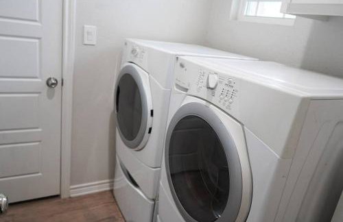 The Haven on Loveless Street with Game Room - Foto 42