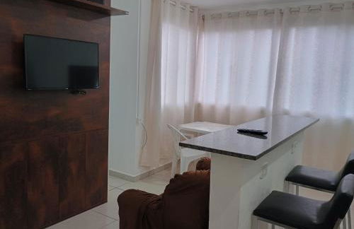 Apto6 com WI-FI e garagem e 100 a av Brasil - Foto 24