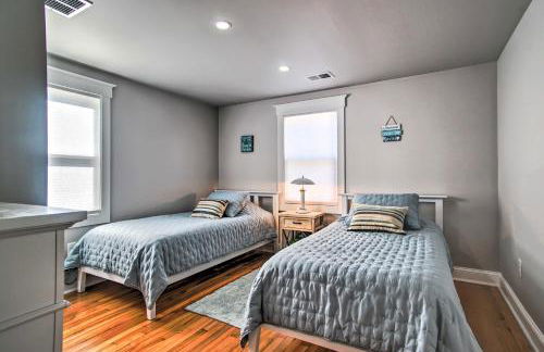 Walk to Shore Updated Buzzards Bay Cottage! - Foto 14