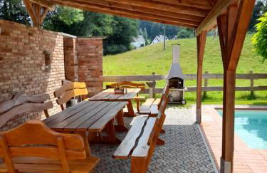 Ferienhaus auf einer Ebene mit eigenem Garten, Sommerpool und Badefass - Foto 37