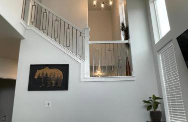 NEW 4-bed 4-bath Stylish House with Mountain View and 2 garages - Foto 4