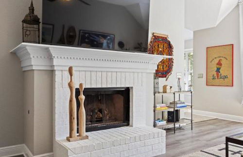 Artist Retreat at Cypress Creek - Hotub - Sleeps 9 - Photo 41