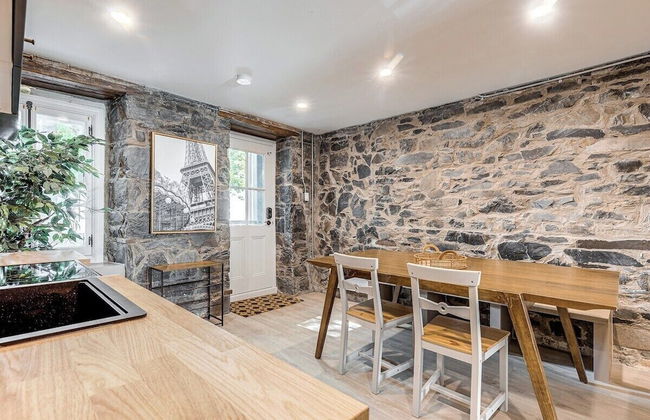 Beautiful Vieux Quebec 2 Bed Apt - Photo 7