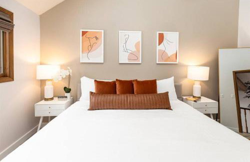 Peaceful 2-bedroom townhome retreat w/wooded view - Foto 9