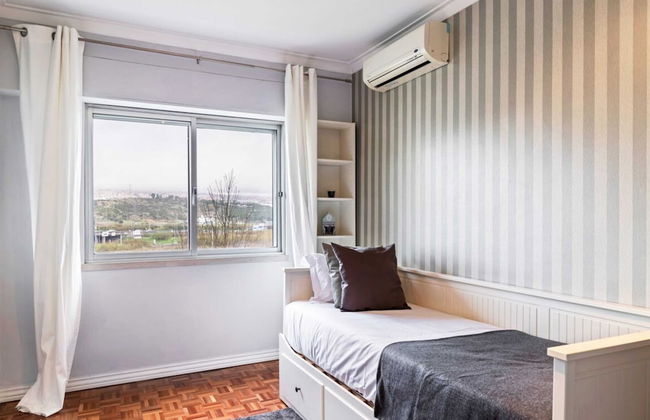 Large Contemporary 3 Bedroom Apartment - Foto 3