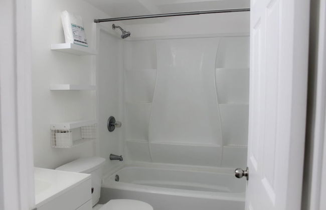 Renovated Modern & Minimalist Century City Studio Condo by RedAwning - Foto 8