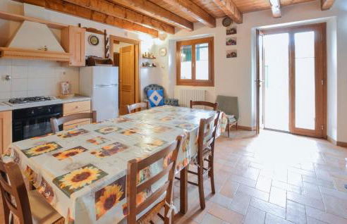 2 Bedroom Amazing Apartment In Loiano - Foto 12