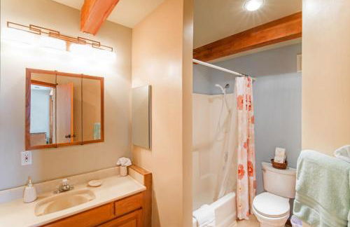 Amazing Oceanview 2 bedroom Oceanfront! by OceanviewHotTubs Shelter Cove, CA Tesla EV Station - Foto 32