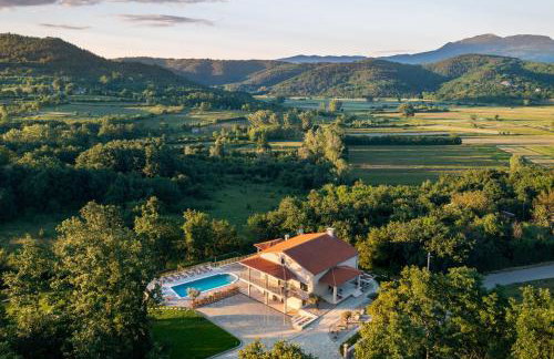 Luxury Villa Santa Cruz with XL pool and Jacuzzi - Photo 17