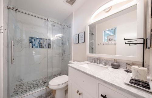 Elegant Retreat w/ Game room in Heart of OC - Foto 17