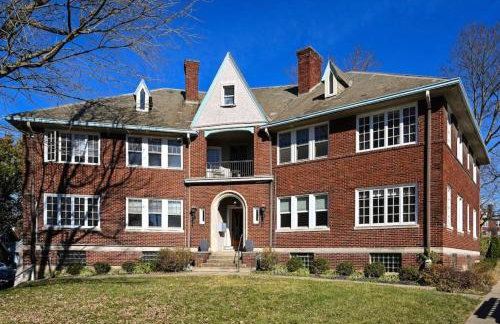 Hyde Park Comfort with Office Near Everything - Photo 29