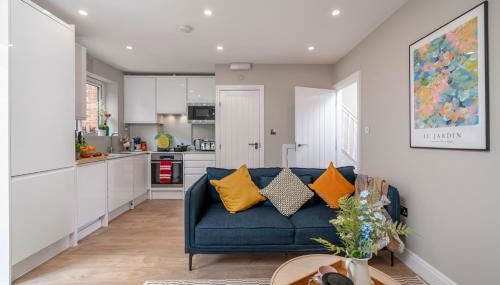 Edgeware Home 4 Bedroom House-Free Parking - Foto 5, stove, toaster, minibar