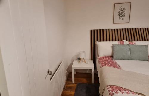 Ground Floor Maisonette Near St James St Overground Station - Foto 11