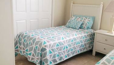 8 miles to Disney, 20 miles Universal, private pool, pool table, washer, dryer, cable, wifi, roku - Foto 4