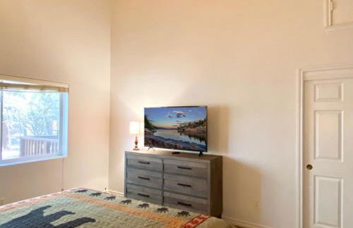 Brown Bear Lodge - Cozy mountain home situated within the quiet and ideal Sugarloaf neighborhood - Foto 15