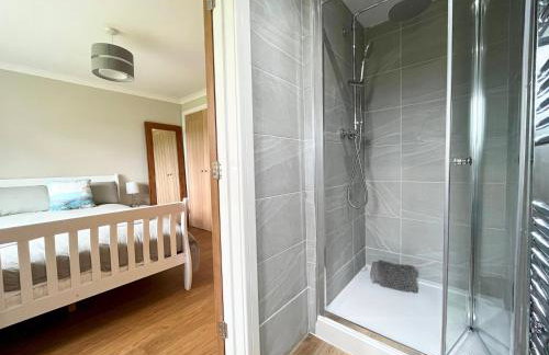 Modern 3 bed Bungalow with parking, private garden - Photo 16