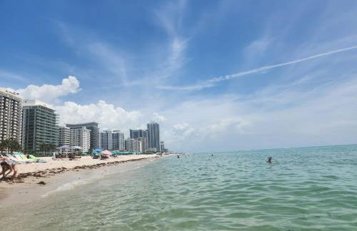 Entire Beach Front Condo w/ pool Amazing view 4pax - Photo 25