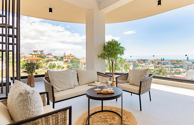 Sanders Eduardovich Limassol - Photo 34