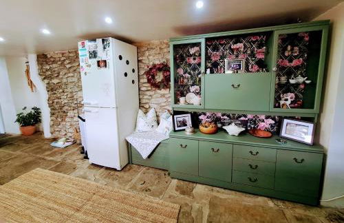 Cute Quirky Cottage - Photo 10