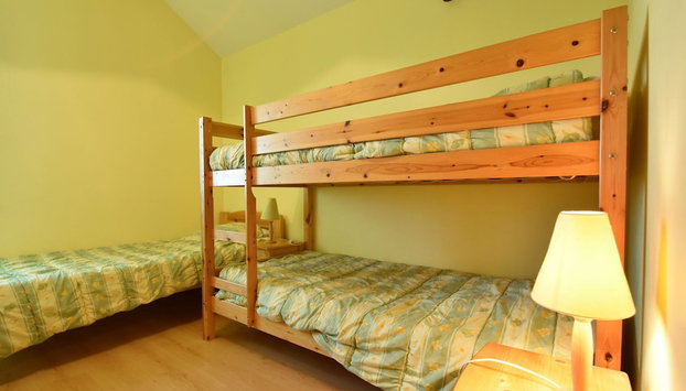 Spacious Holiday Home in Besse With Swimming Pool - Foto 2, Habitación