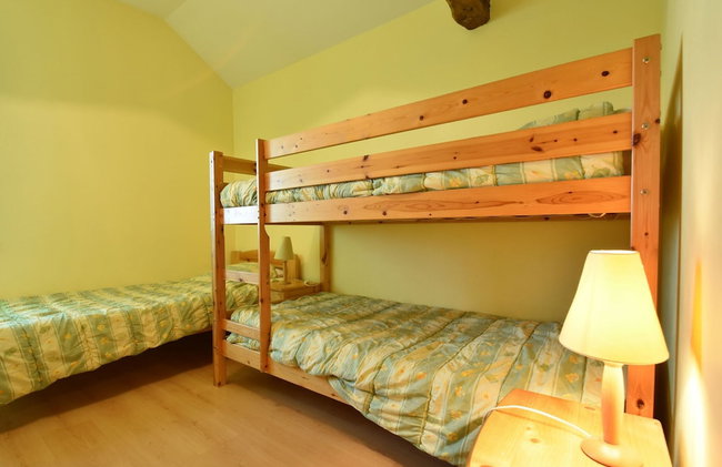 Spacious Holiday Home in Besse With Swimming Pool - Foto 2