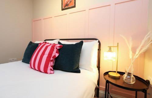 Cosy Bristol Townhouse - Free Parking - Sleeps 6 - By EKLIVING PARTNERS - Foto 29