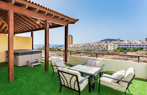 4 Bedroom Villa with Jacuzzi, heated Swimmingpool, front Ocean and view ! - Foto 1