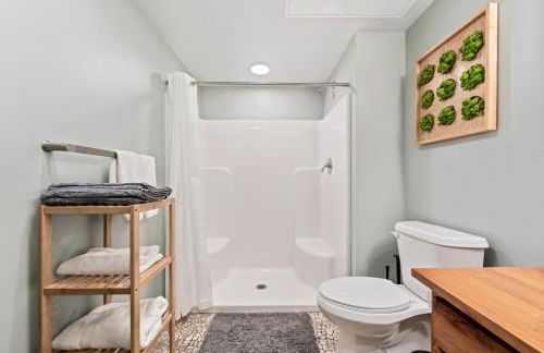 Studio at Superior l Downtown l Parking l Café - Photo 11