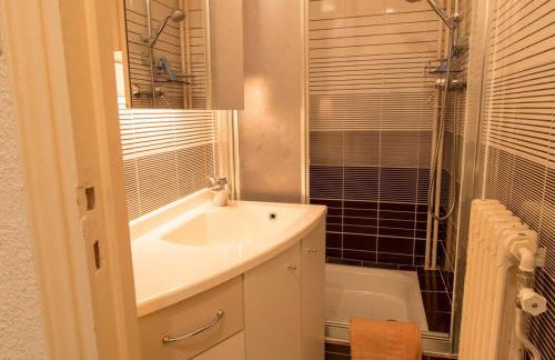 Appartement lumineux proche pistes avec balcon et Wi-Fi - FR-1-688-47 - Foto 3