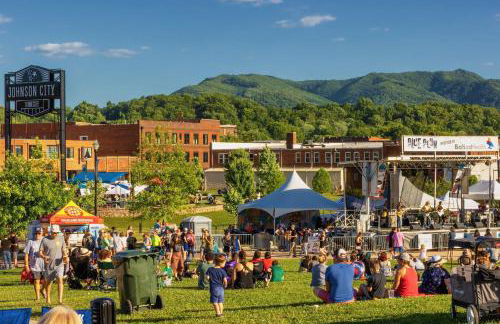 The Sanctuary Company Johnson City - Foto 27